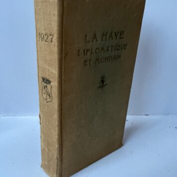 La Haye diplomatique et mondain 1927 Het groene boekje