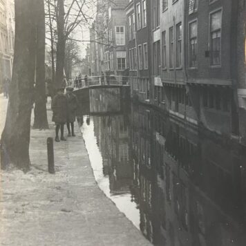 Voldersgracht in the city of Delft antique photo vintage foto