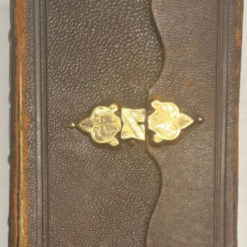 Bible, 1885, Wallet Binding | Het Nieuwe Testament (...). Amsterdam/Haarlem: J. Brandt en zoon and J. Enschedé en zonen, 1885, 355+427+(6)+366+(20)+142+(8)+33pp.