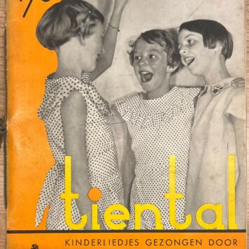 Set of 6, 1933-1938, Music | Tiental Kinderliedjes gezongen door Jacob Hamel's A.V.R.O. Kinderkoor. Illustratie en verzorging Piet Marée. Algemeene vereeniging Radio Omroep, Amsterdam, 1933-1937, set of 6.