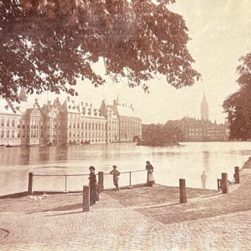 antieke foto van de hofvijver in Den Haag.