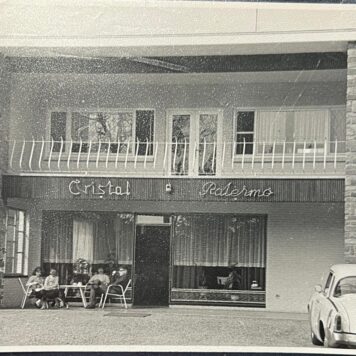 Antieke foto van hotel restaurant Cristal Palermo Harry Q Peet