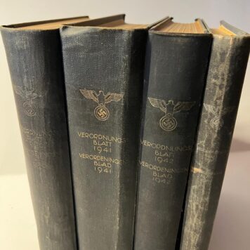 Verordeningsblad voor het bezette Nederlandsche gebied 1940-1943 vier delen