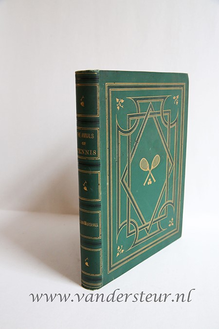 The annals of tennis, London ‘The Field’ 1878, (8)+226pag., illustrated, bound in original green cloth (with racquets and balls). Very good copy.