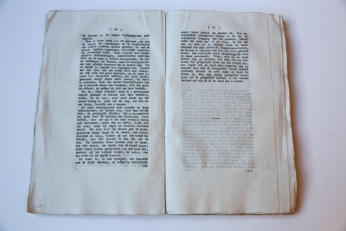 Handleiding tot algemeene kennis van den aardbol. Een volksleesboek. Uitgegeven door de Maatschappij tot Nut van 't Algemeen, Amsterdam 1840.