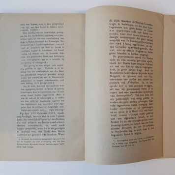 [Dagboek van A. en P. Calkoen], overdruk van een serie krantenartikelen, verschenen in 1882-1884 in de Hoogeveensche Courant, 79+2+ 93+40 p., ongepagineerd, gebonden, met voorin een briefje van Alb. Steenbergen d.d. Hoogeveen maart 1884, over zijn voornemen later de `clapper' in zijn geheel uit te geven. De zeldzame eerste mystificatie!