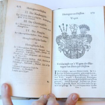 Wilhem de Derde, door Godts genade, koning van Engelandt, Schotlandt, Vrankryk en Ierlandt, beschermer des geloofs, enz. enz. enz. In heldendicht beschreven. [Deel I:] 2e druk. Amsterdam, François Halma, 1710 [Deel II:] Amsterdam, François Halma en Willem van de Water, 1700. [2 delen in 1 band]