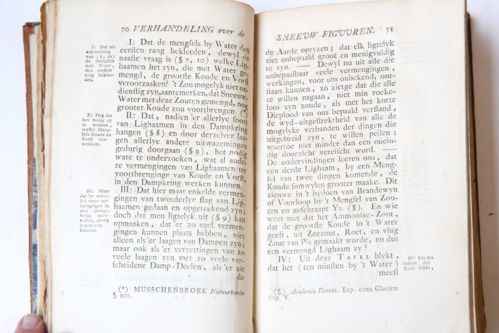 Het regt gebruik der natuur-beschouwingen, geschetst in eene verhandeling over de sneeuw figuuren. Haarlem, I. v.d. Vinne 1747, (2)+178+(2) pp.