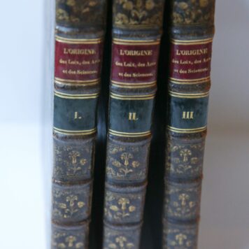 De l'origine des loix, des arts, et des sciences et de leurs progres chez les anciens peuples. 3 volumes, Paris, Desaint & Saillant, 1758.