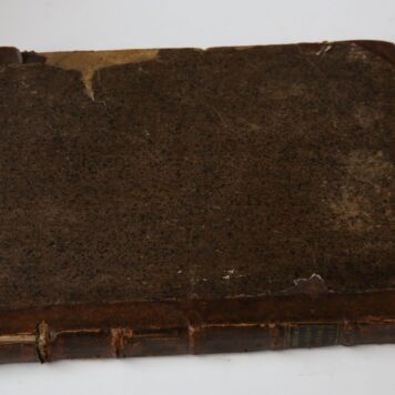 Observationum medico chirurgicarum fasciculus. Leiden, v.d. Eyk en v.d. Kluis, 1743, (20)+143 pp.