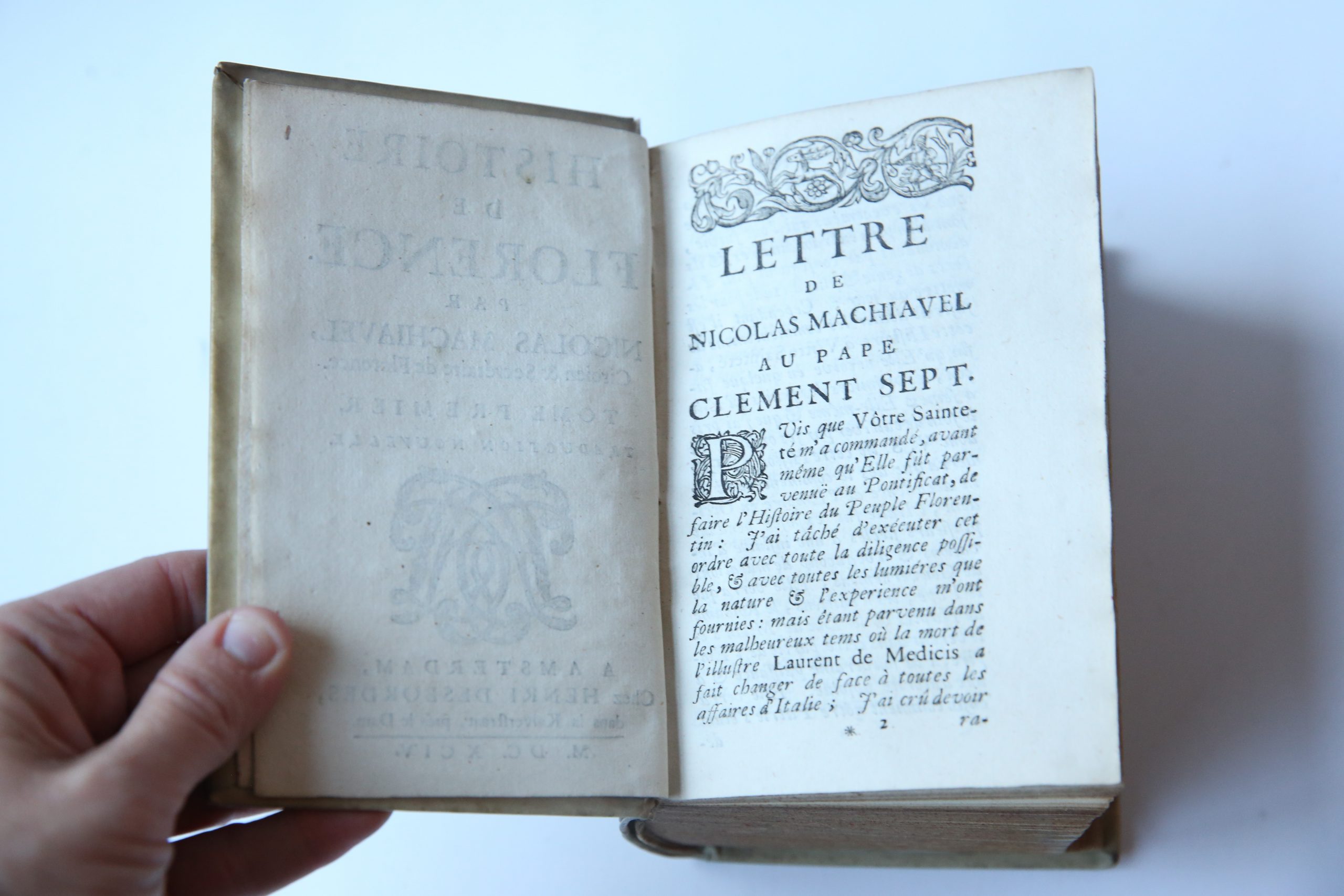 Histoire de Florence. 2 delen in 1 band, Amsterdam, H. Desbordes, 1694.