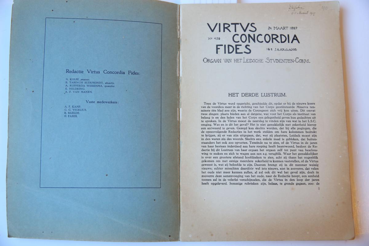 Virtus Concordia Fides. Orgaan van het Leidsche studenten-corps, 16e jaargang nr. 429, 24-3-1927, 92 pag., geïll.