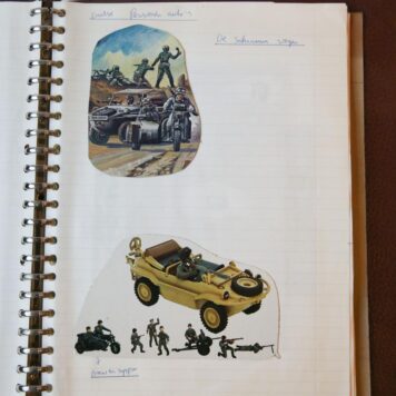 TANKS--- Plakboek met afbeeldingen van Engelse en Amerikaanse tanks, ca. 1960.