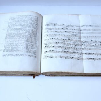 Reizen van den heer Thomas Shaw (...) door verscheiden gewesten van Barbarye en de Levant behelzende (...) de Koningryken Algiers en Tunis benevens Syrie, Egypte en het steenachtig Arabie. 2 delen in 1 band, Amsterdam, Loveringh, 1771-1774.