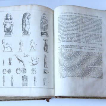 Reizen van den heer Thomas Shaw (...) door verscheiden gewesten van Barbarye en de Levant behelzende (...) de Koningryken Algiers en Tunis benevens Syrie, Egypte en het steenachtig Arabie. 2 delen in 1 band, Amsterdam, Loveringh, 1771-1774.