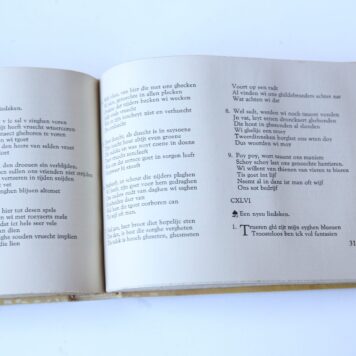 Een schoon liedekensboeck (...) bewerkt, toegelicht en ingeleid door W.G. Hellinga, 's-Gravenhage, Boucher, 1941.