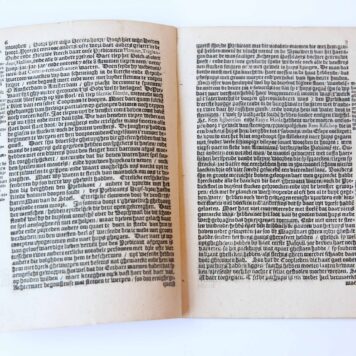 Pamphlet. In-houdt Van eenighe Brieven, aengaende de Beroerten binnen Amsterdam onlangs voor-gevallen. Met een Discours aen Alle goede Patrioten, ende Liefhebbers des Vader-Landts. 1617, 26 pp.