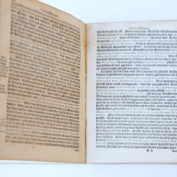 Pamphlet. Contra-discovrs kerckelic ende politijck dat is: Antwoordt op de glosen ende 't discours, met consent van de heeren regierders der stadt Amsterdam aldaer uytghegheven opdes hoogh-gheleerden M. Simonis Episcopij Brief: daer in voornemelijck gehandelt wort vande ghesepareerde vergaderingh der remonstranten, Tweede druck, verrijckt ende verbetert, 1623, 76 pp.