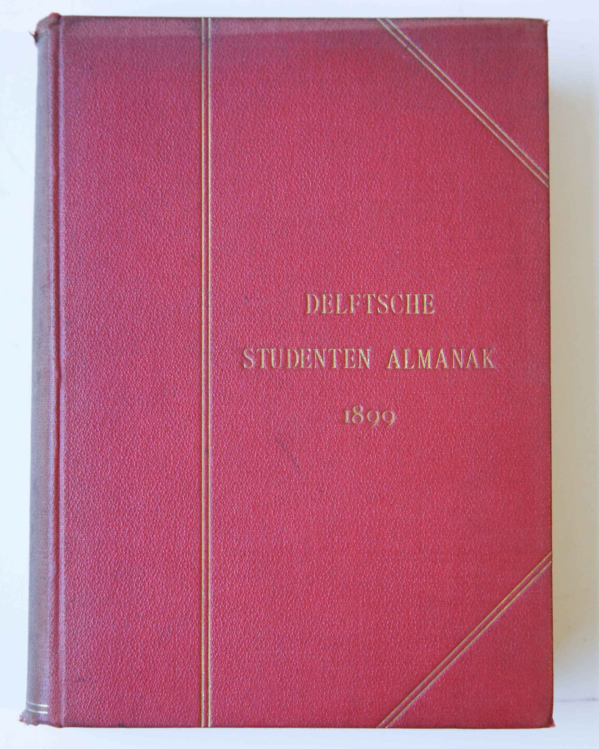 Delftsche Studenten-Almanak 1899, J. Waltman jr. Delft 1899, 457 pp.