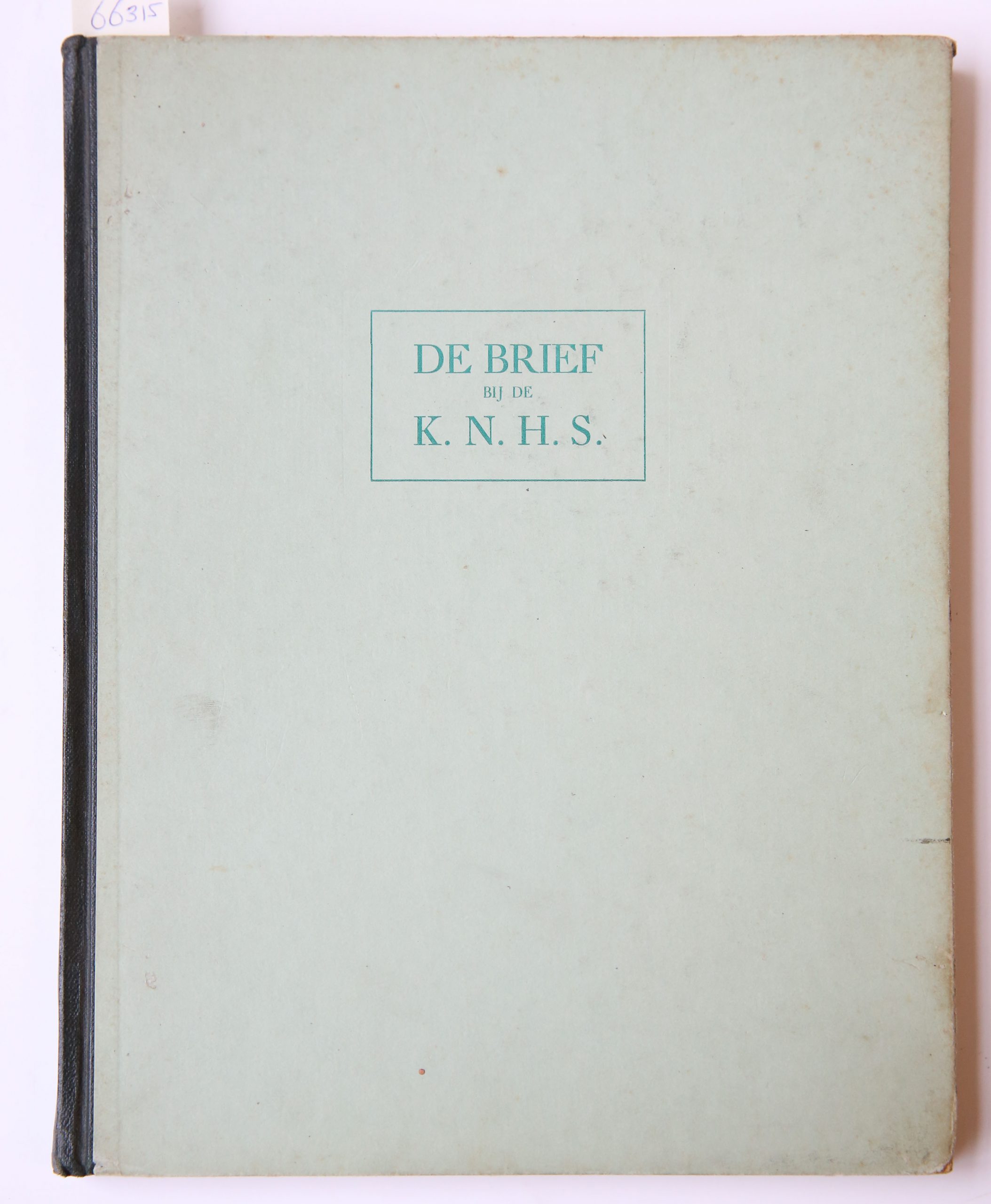 [YMUIDEN, HOOGOVENS, SMEENK] - De brief bij de K.N.H.S. gedrukt boek aangeboden aan mejuffrouw H.B.P.J. Smeenk bij haar vertrek op 30-9-1941 door directie en personeel van de Kon. Ned. Hoogovens en Staalfabrieken te Ymuiden. Gedrukt in 7 exemplaren. (Dit is nr. 4.) Gebonden.
