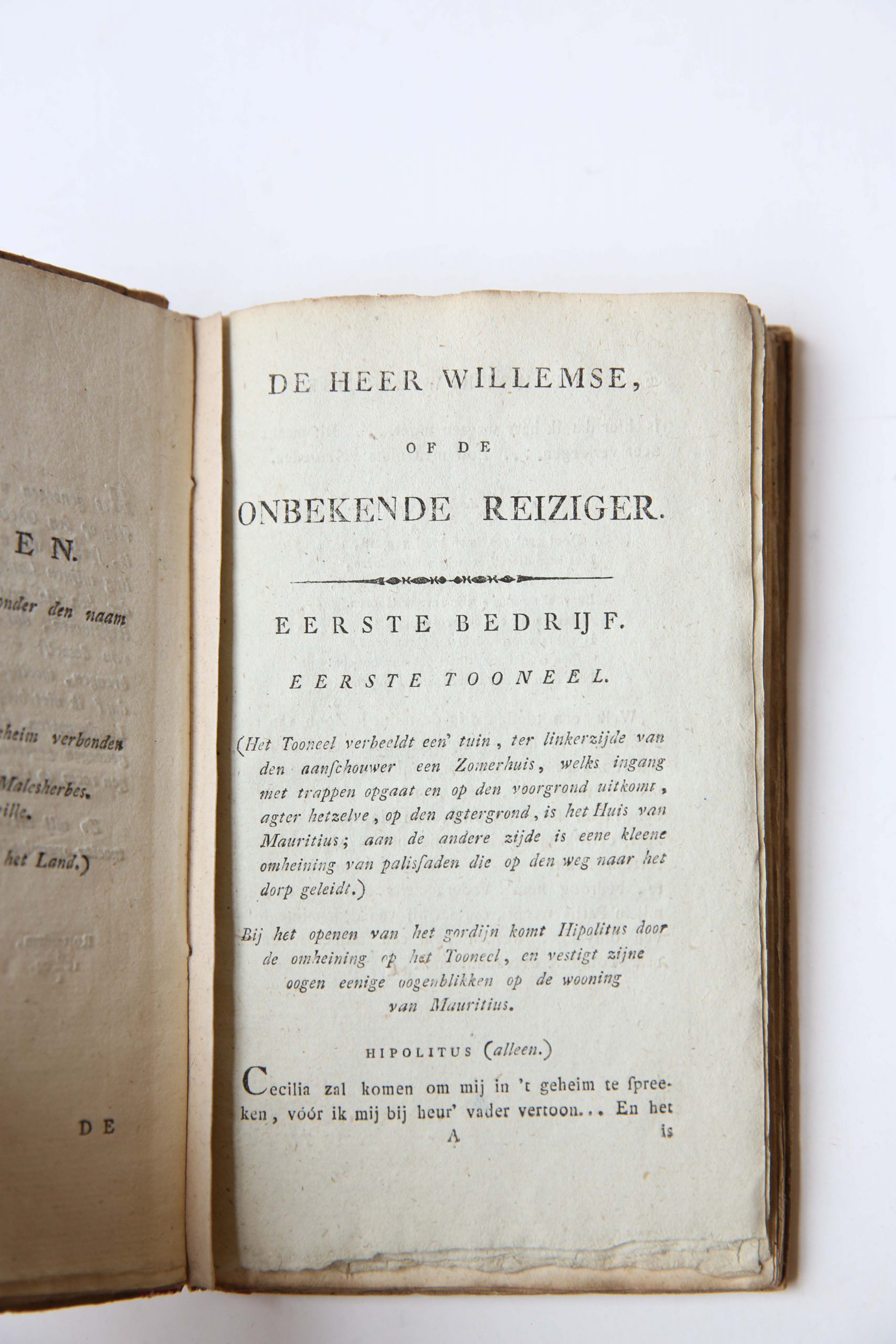 De heer Willemse of de onbekende reiziger, blijspel met zang, gevolgd naar het Fransch door H. Kup, Te Amsterdam, bij H. Molenyzer, 1804, 77 pp.