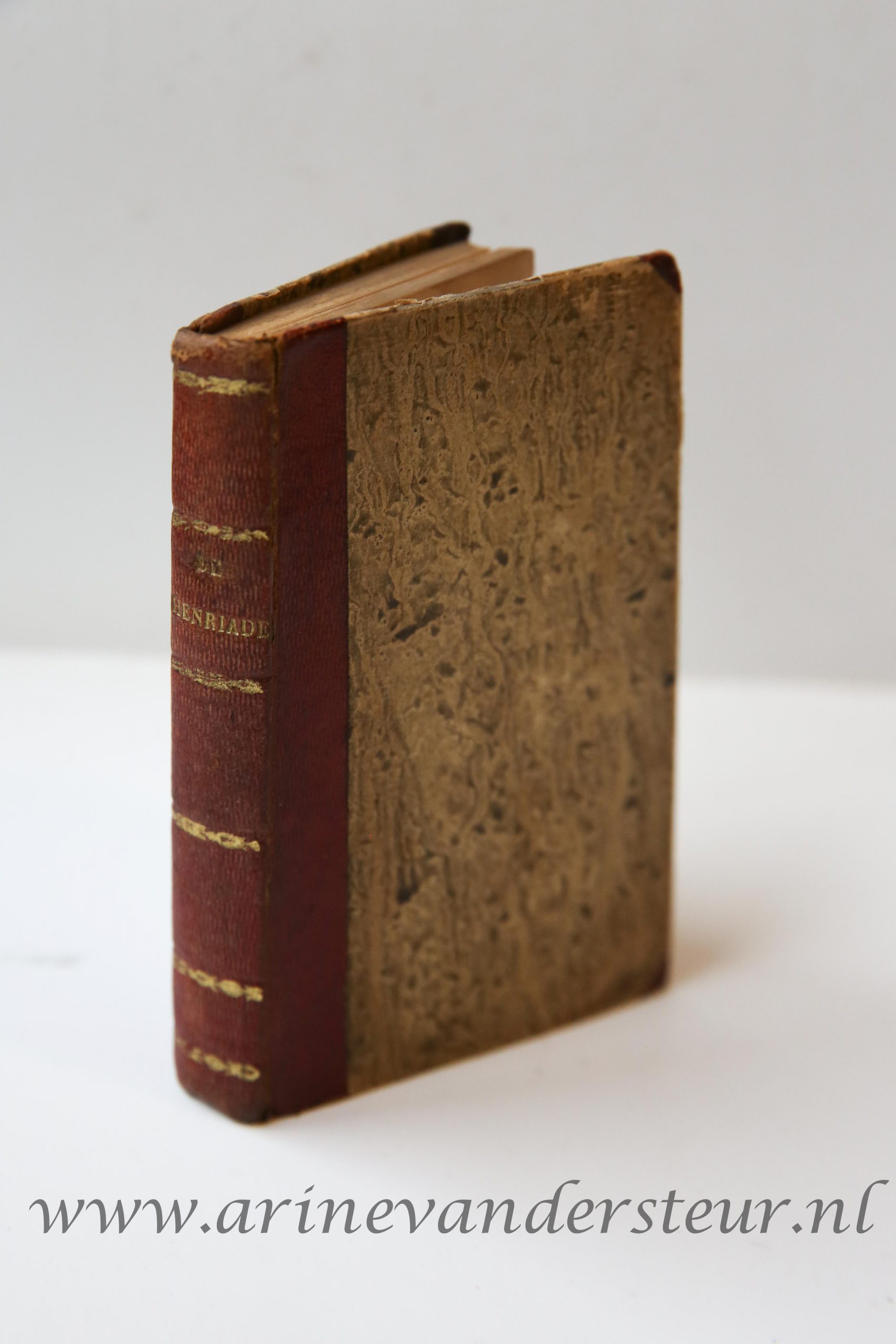 La Henriade poème : avec un grand nombre de notes et de commentares, Bruxelles: Les Tous les Libraires 1843, 181 pp. Text in French.