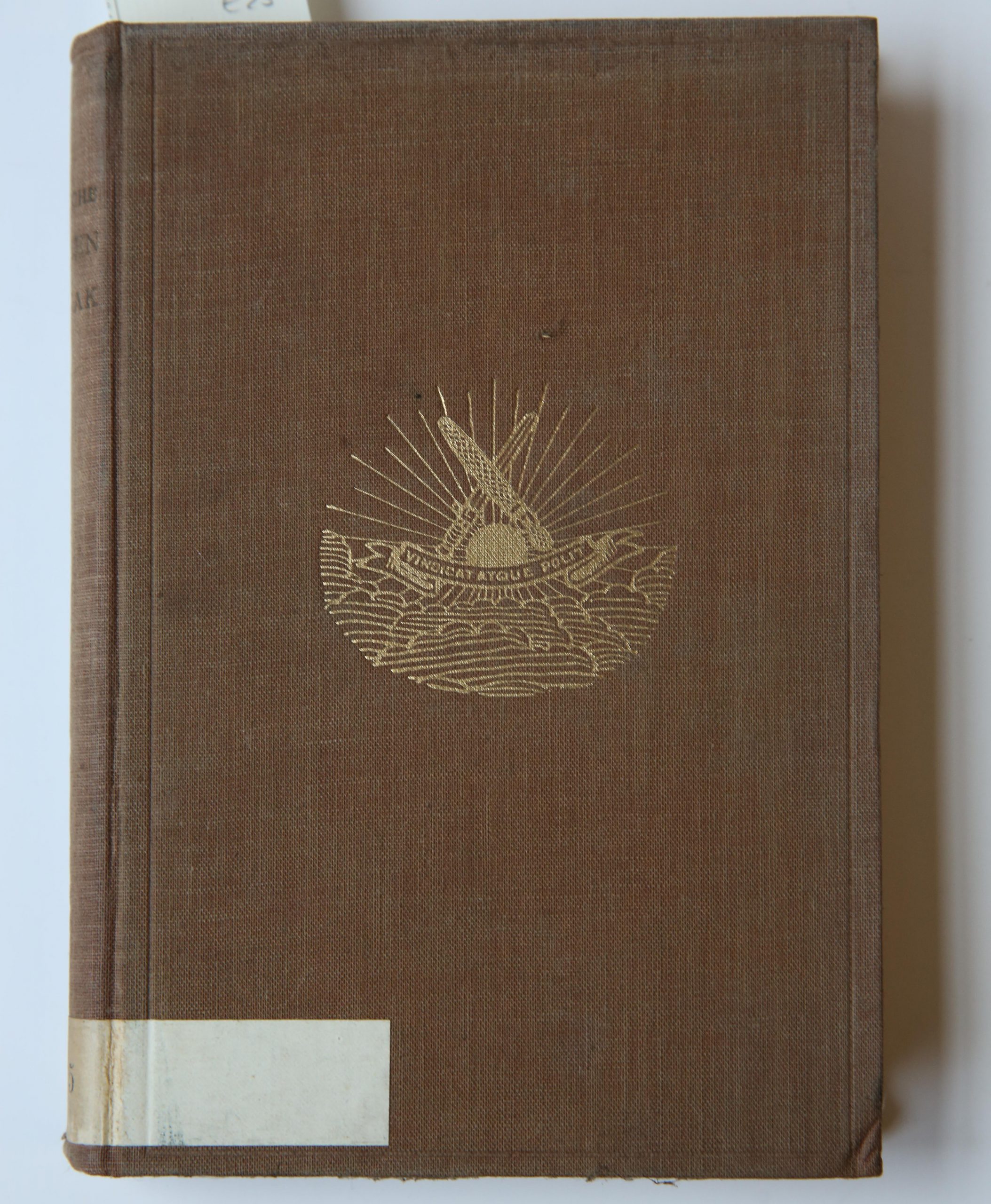 Groninger studenten Almanak voor het jaar 1926, Groningsch Studentencorps Vindicat atque Polit, M. De Waal Groningen 1925, 271 pp. Text in Dutch.