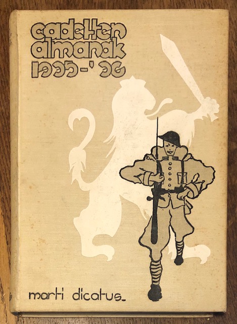 [Cadetten Almanak 1936]. - Cadetten Almanak 1935-1936, Koninklijke Militaire Academie: Uitgave van het corps Cadetten, 1936, 153 pp. Text in Dutch.