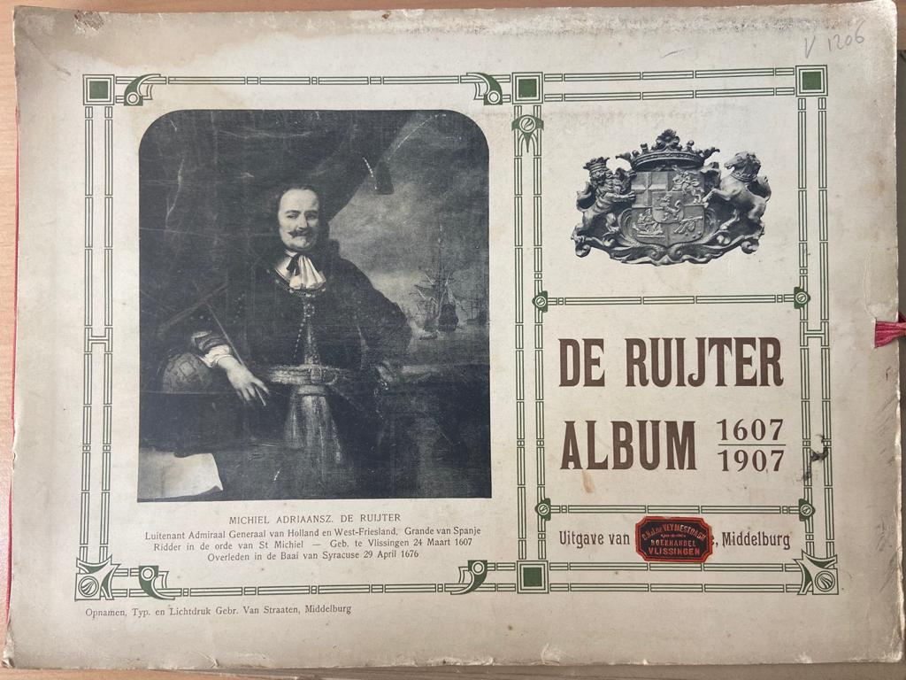 De Ruijter album 1607-1907, 12 platen in een map met lintjes.