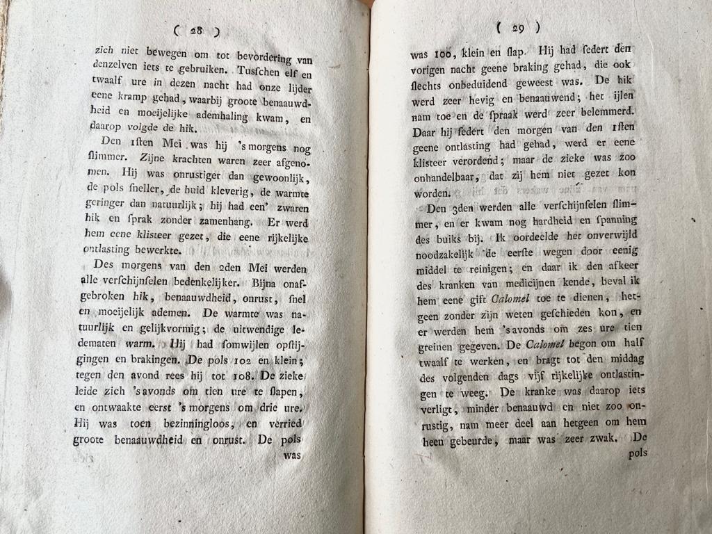 Rare book on Napoleon: De laatste levensdagen, dood en lijkopening van Napoleon Bonaparte. Waargenomen en beschreven door zijn lijfarts, Dr. Archibald Arnott, uit het Engelsch, Te Amsterdam bij C.L. Schleijer 1823, 44 pp.