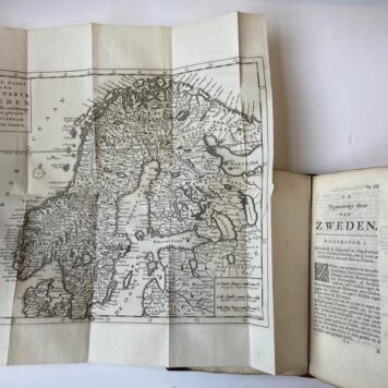 Hedendaagsche historie of Tegenwoordige Staat (...) VII, behelzende den Tegenwoordigen Staat van Rusland, Zweden, Denemarken en Noorwegen, als mede van de landen onder de Noord Pool gelegen en van de Groenlandsche visscherij. Amsterdam, Tirion, 1735.