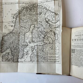 Hedendaagsche historie of Tegenwoordige Staat (...) VII, behelzende den Tegenwoordigen Staat van Rusland, Zweden, Denemarken en Noorwegen, als mede van de landen onder de Noord Pool gelegen en van de Groenlandsche visscherij. Amsterdam, Tirion, 1735.