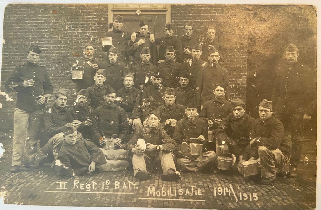  - [Original Vintage postcard military] Postkaart foto van militairen van Regiment III, 1e Batt. Mobilisatie 1914/1915, 9 x 14 cm, World War I, 1915.