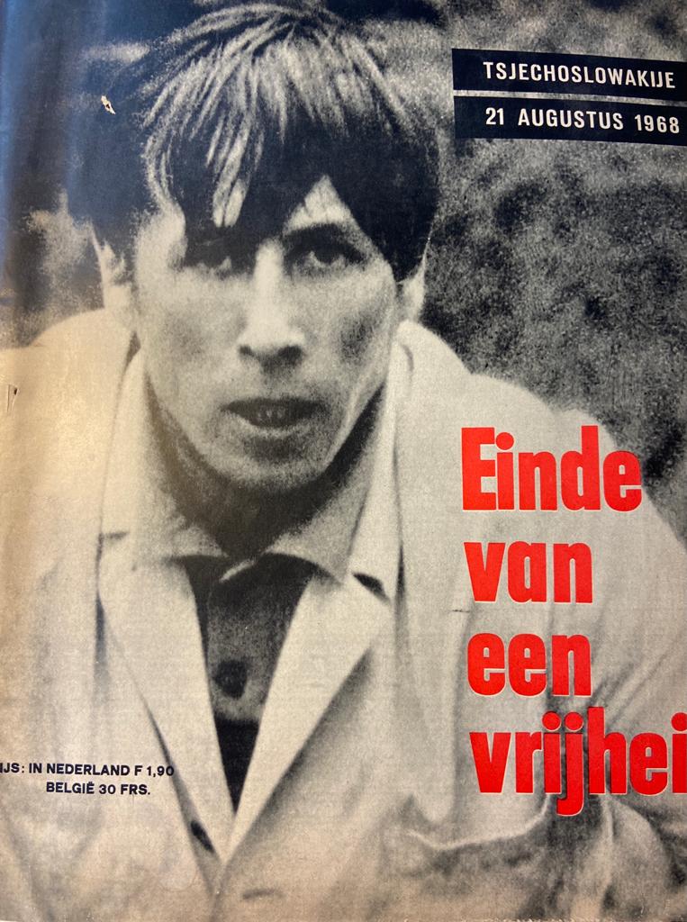 [Inval in Tjecho-Slowakije] - Rotogravure-Pers Amsterdam-Leiden - Magazine: Einde van een vrijheid, een foto documentaire over de overrompeling van Tsjecho-Slowakije - 1968, 90 pp.
