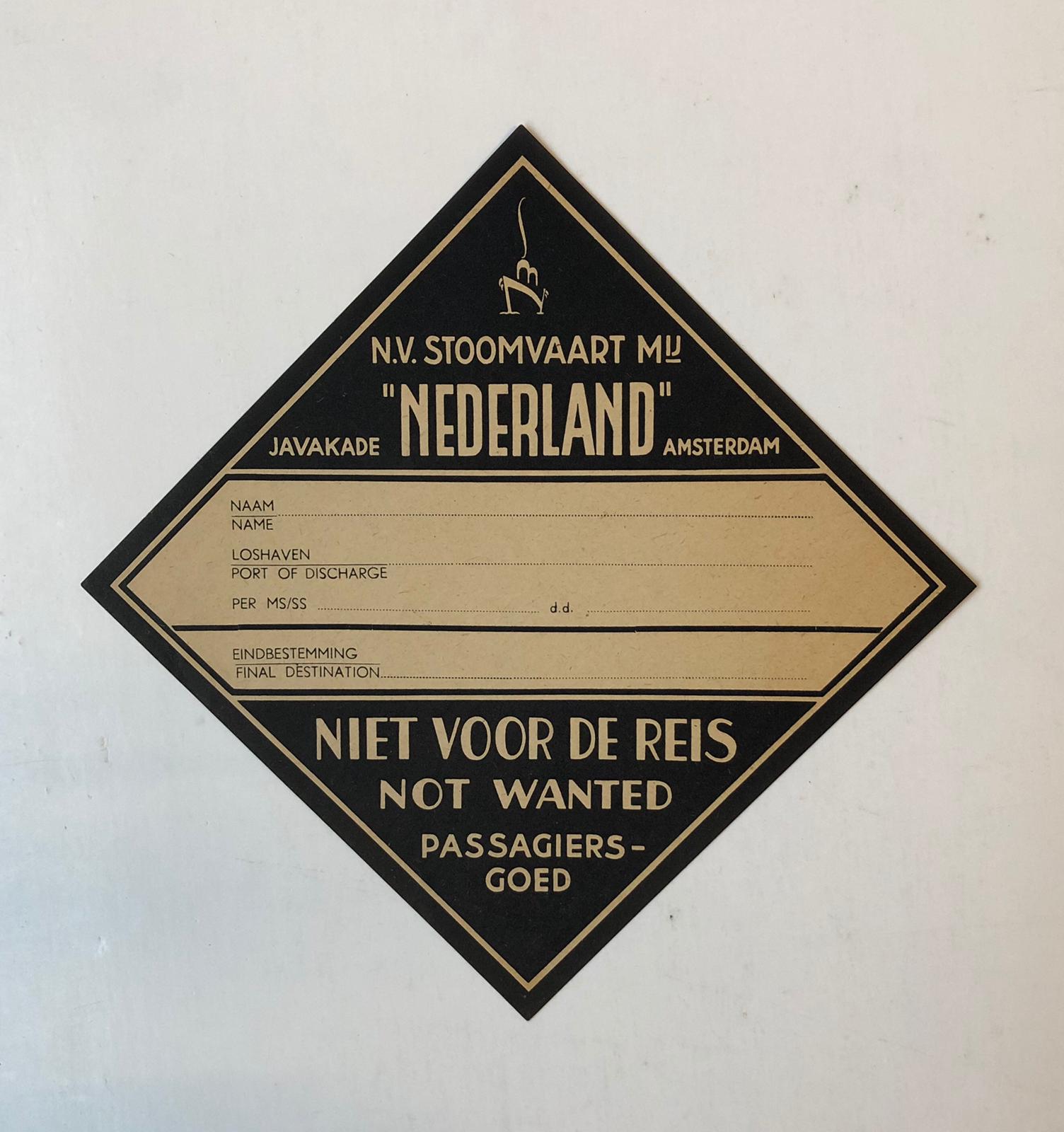  - REIZEN Label van de N.V. Stoomvaart Mij Nederland ter bevestiging op reiskoffers, ca 1930.
