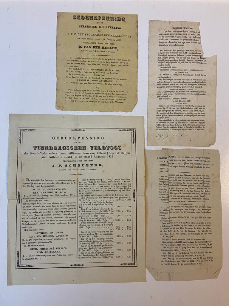 NUMISMATIEK --- Vier prospectussen voor intekening op gedenkpenningen. Gedrukt, verschillende formaten, 1830-1835.