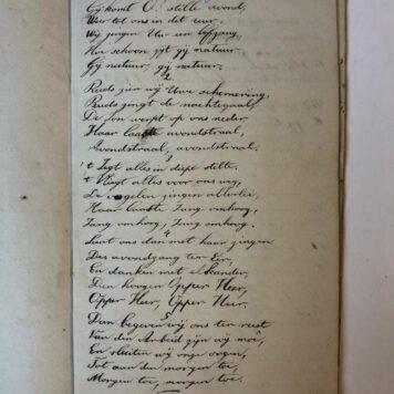 VERZEN Verzenboekje, 19e-eeuws, met anonieme versjes, manuscript, 8º, 21 p., met een los vers, 2 p., 4º.