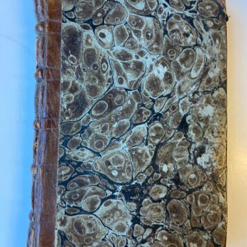 Algemeene naam-lyst van boeken met de pryzen of de boek-negotie. Benevens de kenisse en waarde derzelver gemakkelyk gemaakt. Zynde eene verzameling van eenige duizenden van boeken (...), zedert den jaare 1709 tot 1771 in eene alphabetische order geschikt met de pryzen hoe veel elk boek in ieder verkopinge gekost heeft. Deel I, 2e stuk, behelzende Nederduitsche boeken in octavo [van auteurs met namen beginnende met de letters A t/m Q].