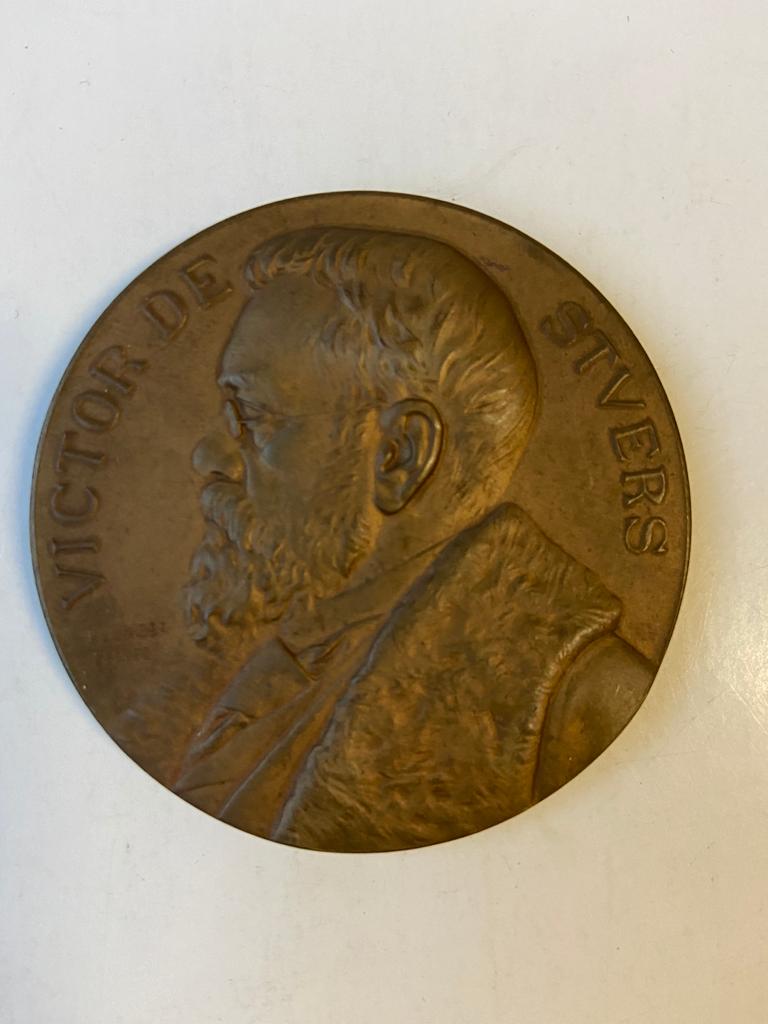 STUERS, VICTOR DE--- Bronzen penning t.g.v. het 25 jarig referendarisschap van Victor de Stuers 1875-1900, 1 juli.