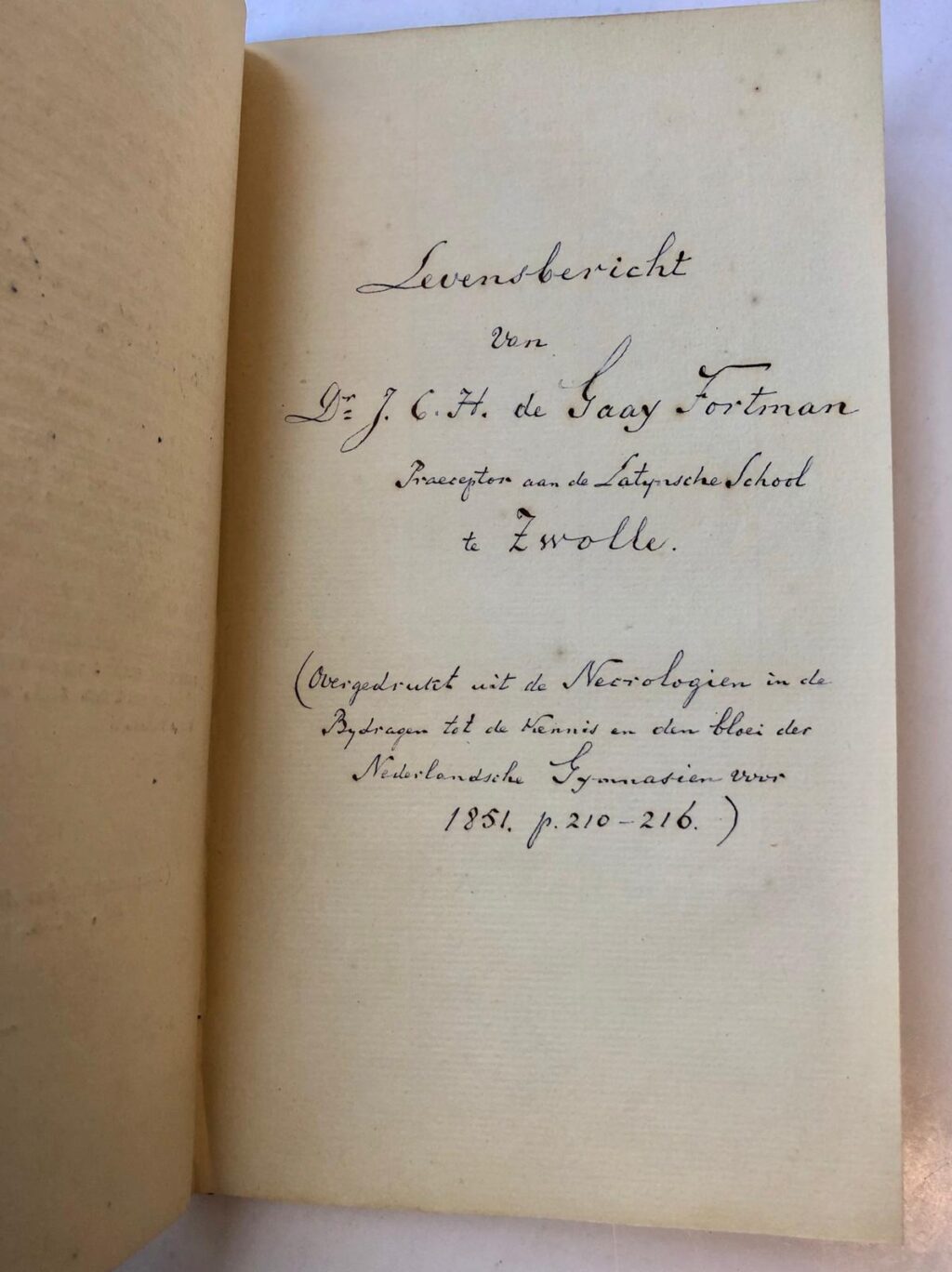 BAKE, SURINGAR Briefje van de broer van mr. A.J.J. Bake aan W.H.D. Suringar betreffende het levensbericht dat Suringar schreef over Bake in de Algemeene Konst- en Letterbode (1844), 1 p.