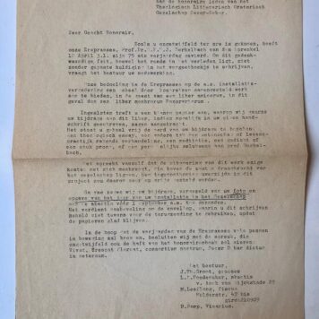 VROUWEPOLDER, DE BIE `In memoriam Abraham Johan de Bie, geboren 1 april 1912, overleden 19 april 1945'. Z.p. [1945], 72 p.