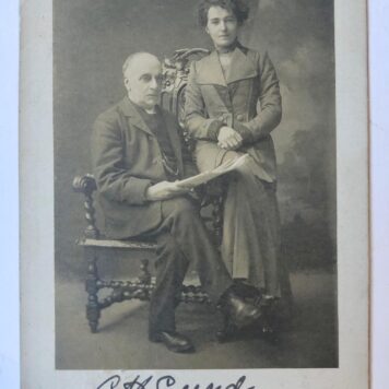 [Photo 1911, United Kingdom] Portrait of C.H. Greendy and Dora Elsie Greendy in Brockley, England, 1911, postcard-size photo.
