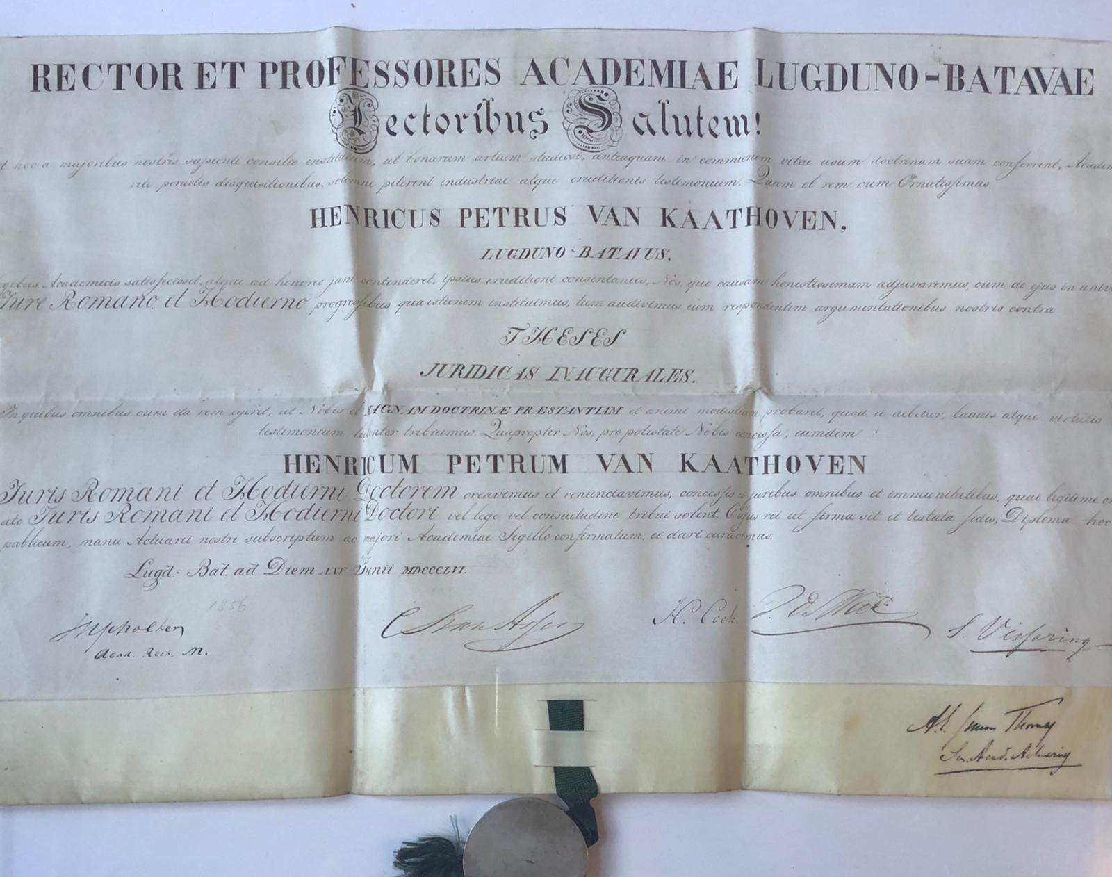 [Charter on parchment with seal 1856, LEIDEN] Doctors-bul voor Henricus Petrus van Kaathoven, rechten, Leiden 25-6-1856. Charter op perkament met zegel in zilverdoosje.