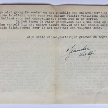 [Letters, Teerenstra, Walta] 13 brieven van Monseigneur Jac. Teerenstra aan Jan Walta, dd. Doumé 1951-1960 getypt.