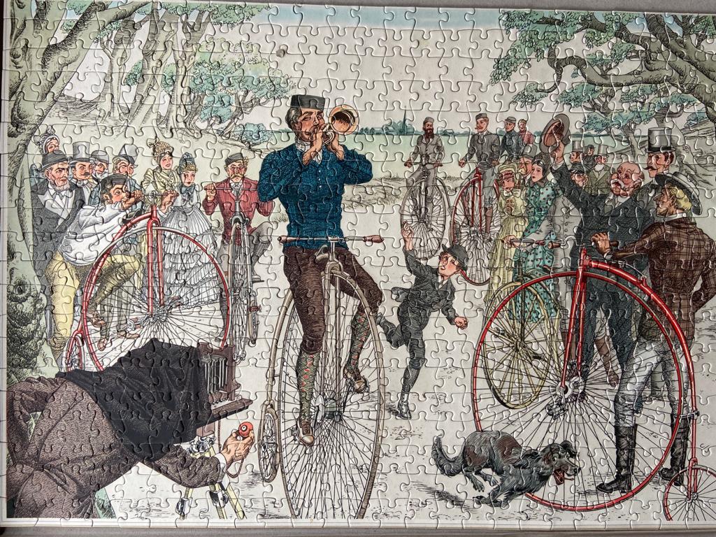 [Puzzle antique bicycles, 20th century] Legpuzzle / puzzel 500 stukjes "Voor fietsplezier binnenshuis", 40 x 53 cm. With poster of the full illustration. Complete.