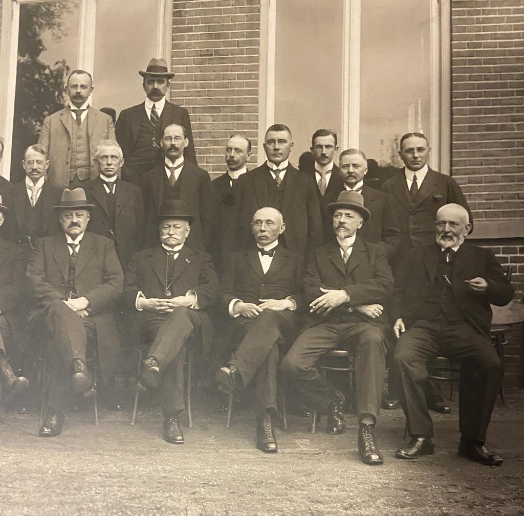 [Photography, fotografie 1920] Burgemeesters van Drenthe, groepsfoto, 1920.