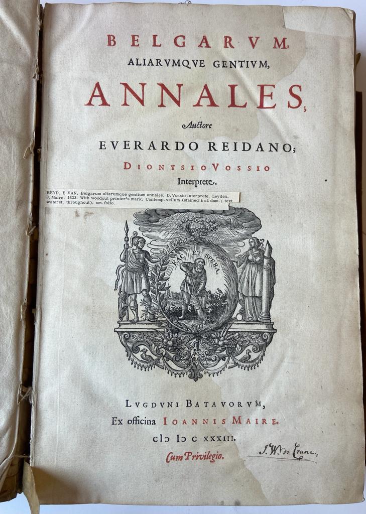 [Dutch History, text in Latin 1633] Belgarum aliarumque gentium, Annales. Dionysio Vossio interprete. Leiden, J. Maire, 1633, (10)+561 pp.