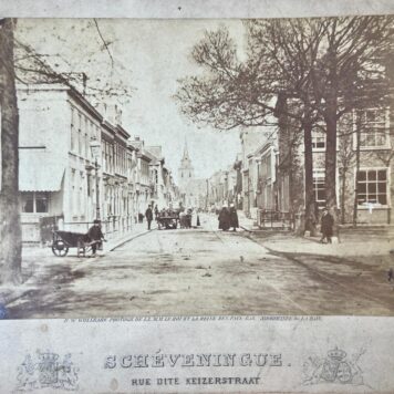 [Photo, Scheveningen] Large old original photo of Keizerstraat in Scheveningen (Scheveningue), 15 x 21 cm, around 1880-1913.