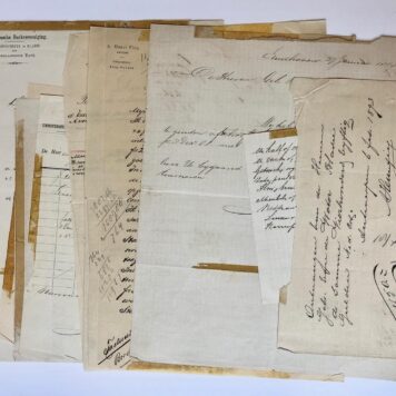 [Divers documents 1890] Ca. 15 nota's en andere papieren afkomstig van de fa. gebr. Van de Water, looierij te Bladel, ca. 1890. Manuscripten.