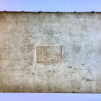 Chronicon Historiam Catholicam Complectens, Ab exordio mundi ad nativitatem D. N. Jesu Christi, (...) Contexuit, in septem parteis distributam, cum Paraceve ad Chronicon Catholicum; (...), auxit Petrus Wesseling, Amstelodami Salomonis Schouten 1752, 12+858+50 pp. Complete copy in parchment binding.